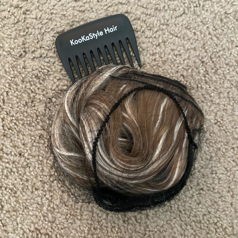 Synthetic Clip In Hair Extensions - Picture 4 of 4